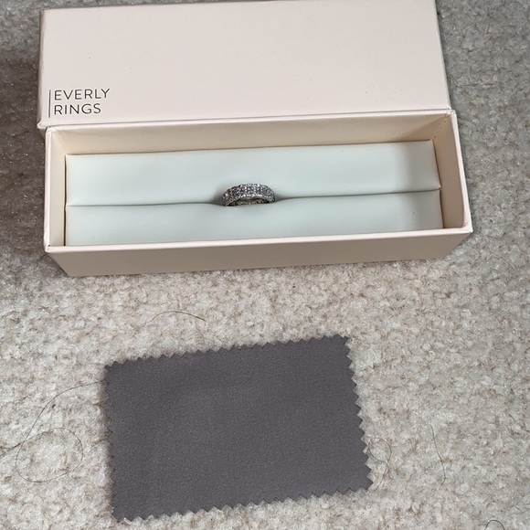 Diamond band - Picture 4 of 4